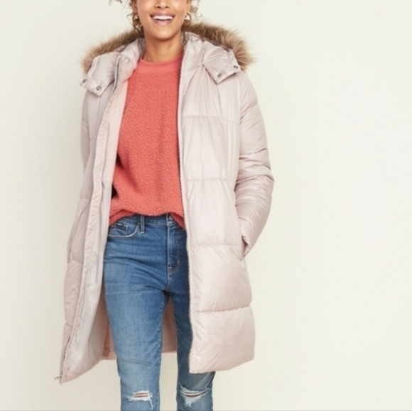 Old Navy puffer coat, size medium - Picture 9 of 10